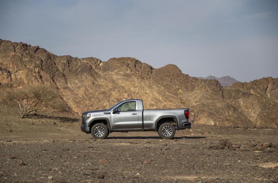  GMC Sierra AT4 Regular Cab 2019 года  (UAE) (фото 3 из 8)